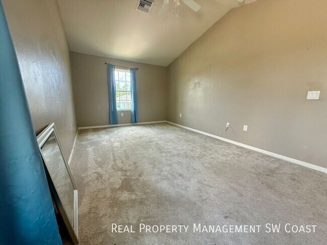 Foto del edificio - 1731 NW 25th Ln