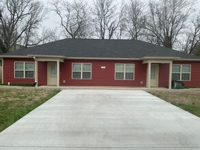 Building Photo - 600 Colonelette Dr