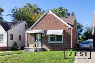 Building Photo - 5561 Lakepointe St