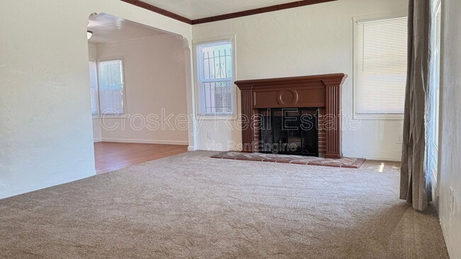 Foto del edificio - 408 W 8th St