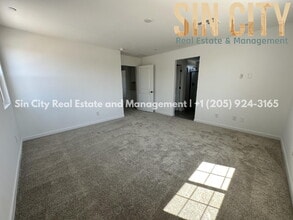 Building Photo - 878 Benning St