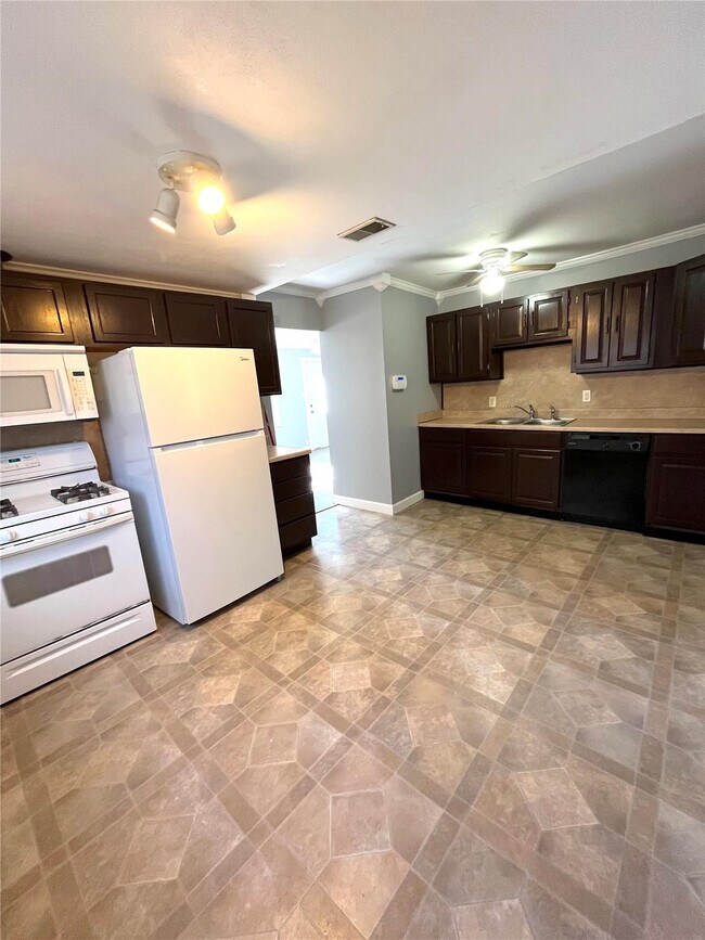 Foto del edificio - 13 Rusty Wil Dr