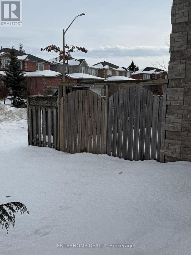 Building Photo - 127 Birchwood Dr