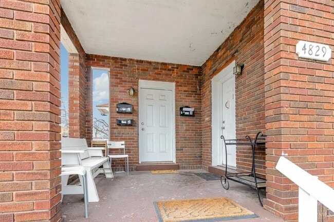 Building Photo - 4829 Reading Rd, Unit 2