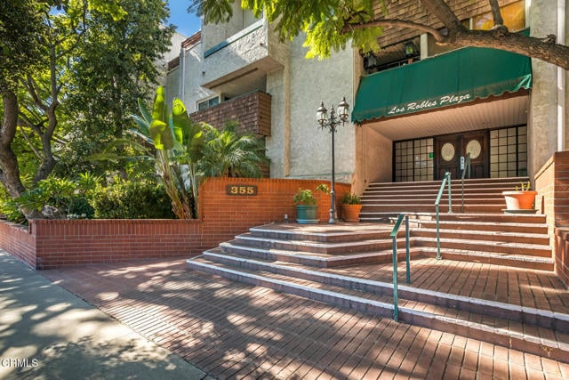 Foto del edificio - 355 S Los Robles Ave