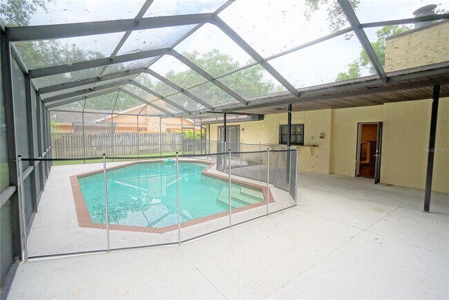 Foto del edificio - 15903 Dover Cliffe Dr