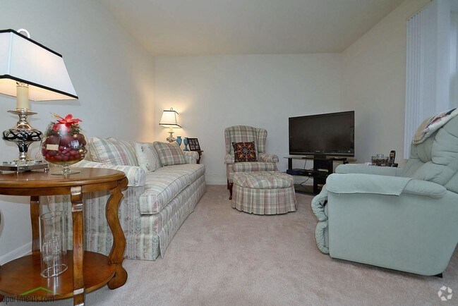 Living Room - Devonshire Park Apartments