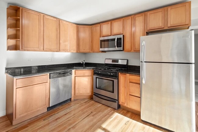 Building Photo - Residences At Ridge (6424)