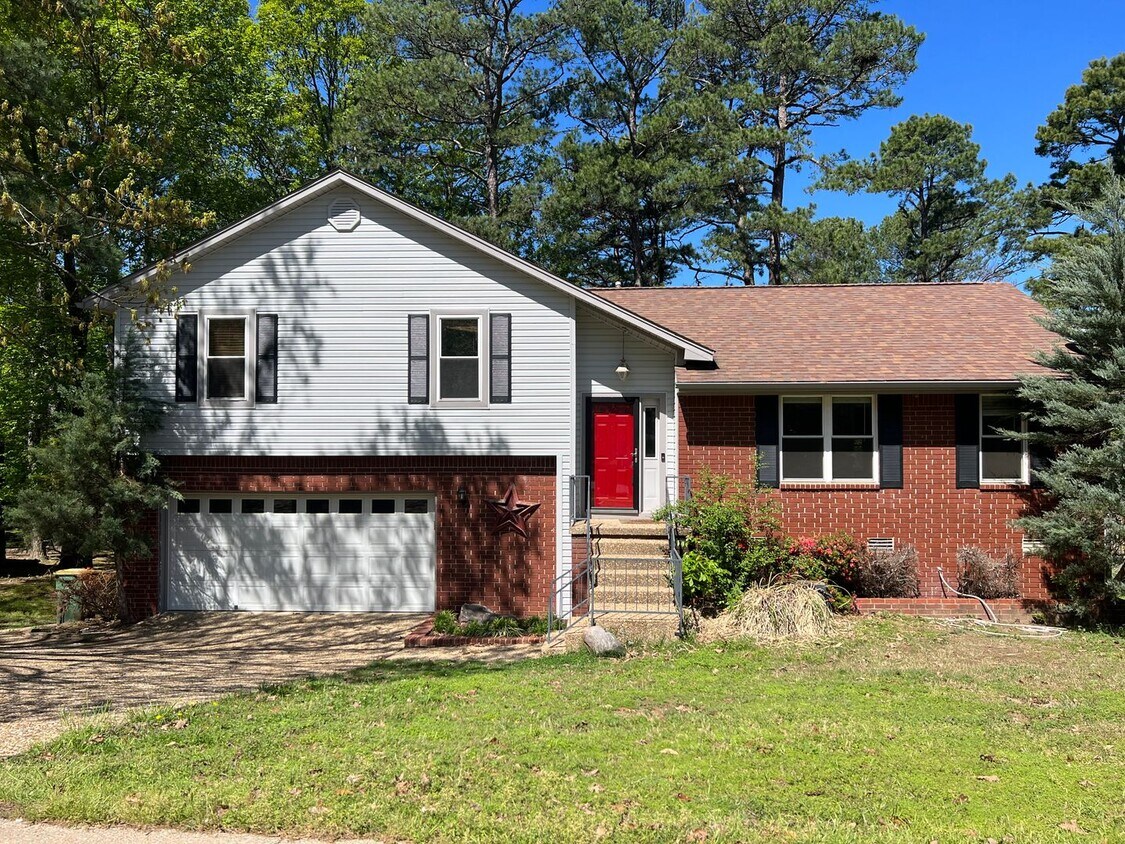 Primary Photo - 3902 Sam Peck Rd., Little Rock AR 72223 - ...