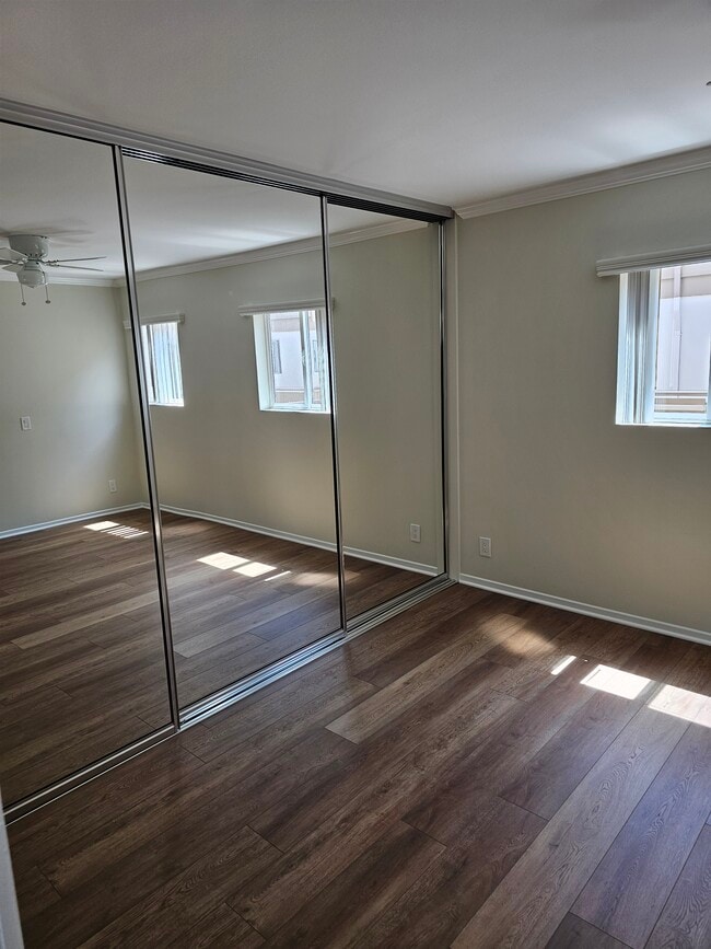 Building Photo - Laguna Del Rey Apartments