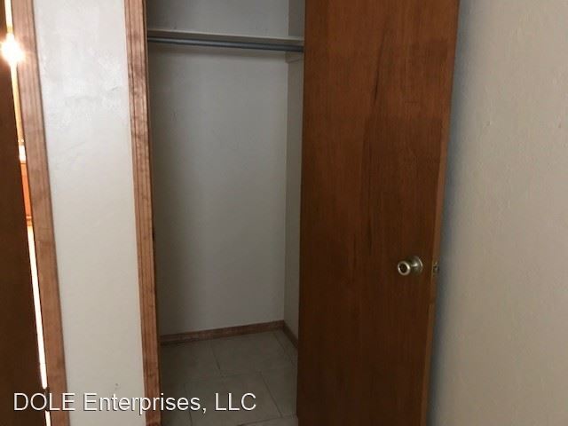 Foto del edificio - 1028 E 9th St