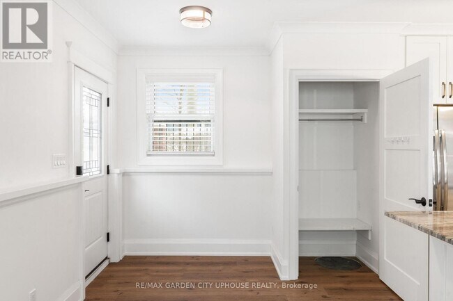 Building Photo - 25 Cherry St