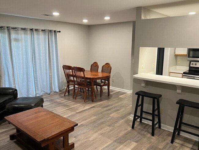 Den & dining - 220 Elm St Apartment