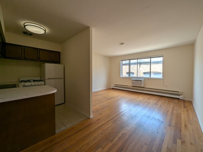 Foto del edificio - 665 W Wrightwood Ave