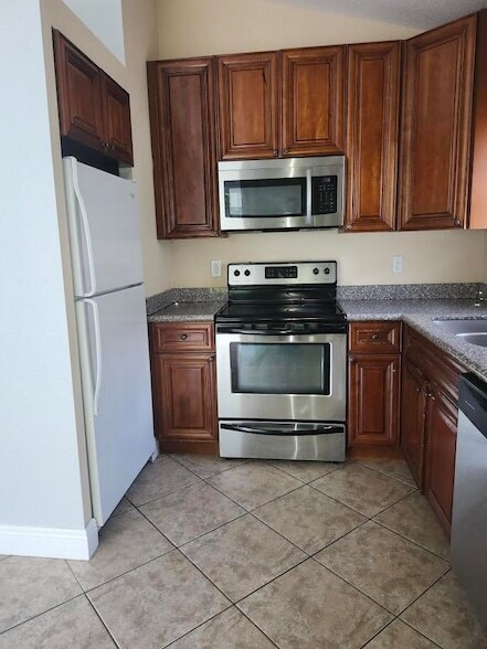 Foto del edificio - 4828 Cambridge St