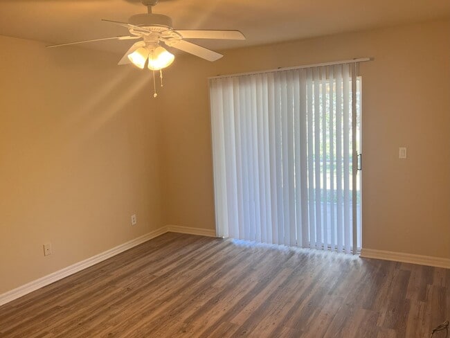 Foto del edificio - PRICE REDUCTION.  Lovely Home In SW Cape Coral