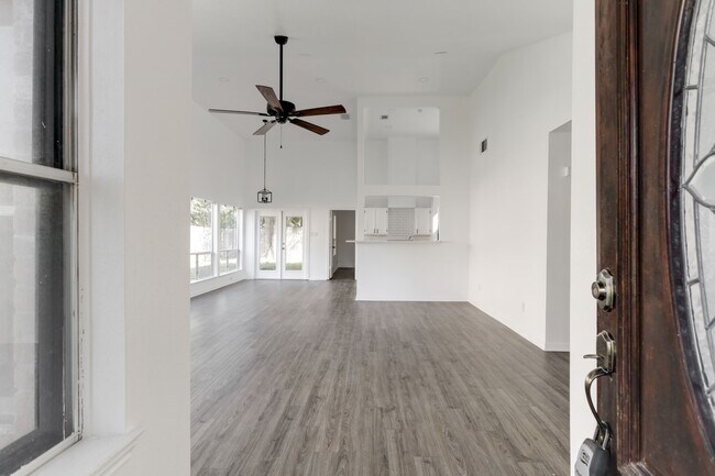 Building Photo - 18326 Autumn Trails Ln