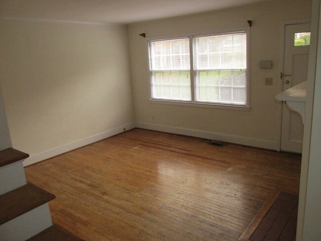 Building Photo - Laureldale Condo- 200 N. Laurel Ave #3B