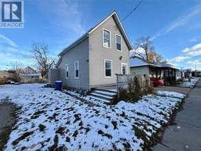 Building Photo - 15 Degge St