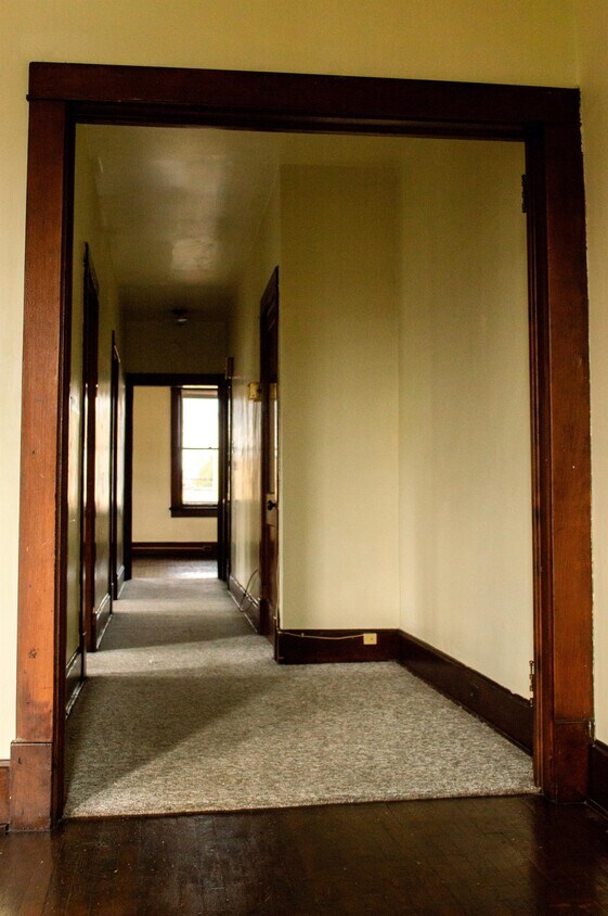 Primary Photo - 407 Clinton St