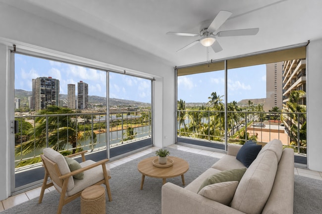 Waikiki 1BR/1BA with Ala Wai Canal & Mountain Views — Wraparound Lanai, Utilities Included - Waikiki 1BR/1BA with Ala Wai Canal & Mountain Views — Wraparound Lanai, Utilities Included Apartment