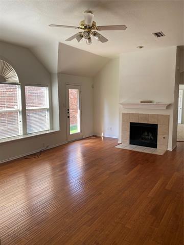 Foto del edificio - 7911 Whispering Tree Ln