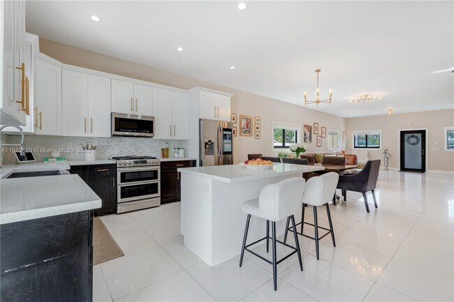 Foto del edificio - 6470 SW 33rd St