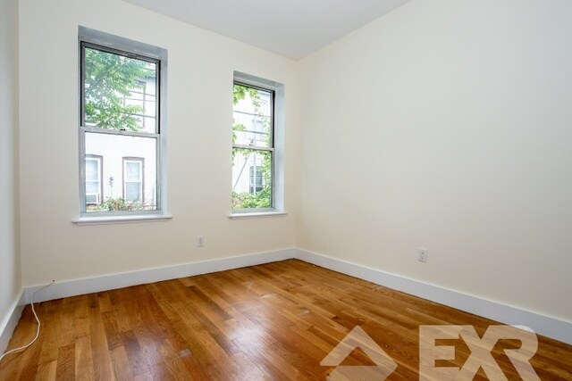 Building Photo - 355 E 48th St
