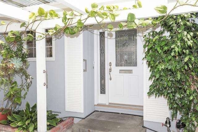 Building Photo - 917 Heatherstone Ave