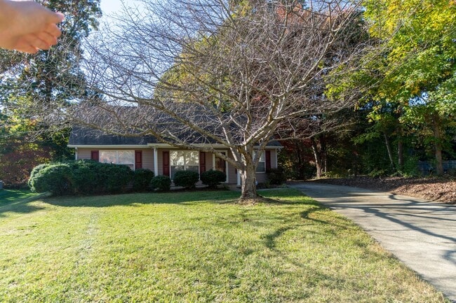 Building Photo - Beautiful 3 Bed 2 Bath home located in Greensboro!