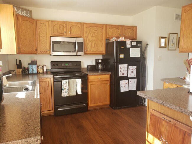 Foto del edificio - Lovely home close to shopping and entertainment.