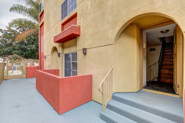 Foto del edificio - 108 N Orlando Ave