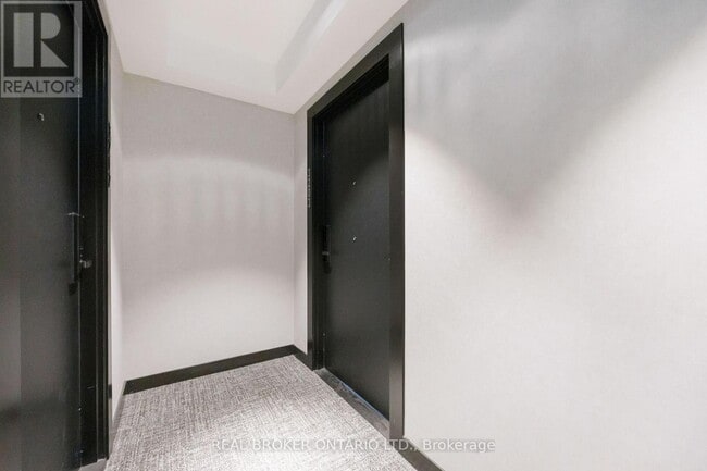 Building Photo - 88 Queen St E