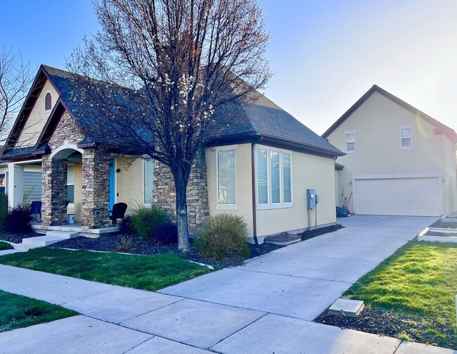 Beautiful Home in Highly Desired Daybreak Location! - Beautiful Home in Highly Desired Daybreak Location!