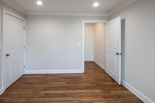 Interior Photo - Legion Manor: In-Unit Washer & Dryer, Cold Water Included, Elevator, Fitness Center, and Cat & Do...