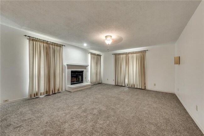 Foto del edificio - 2 Bedrooms, 2 Bathrooms, Near Northhaven &...