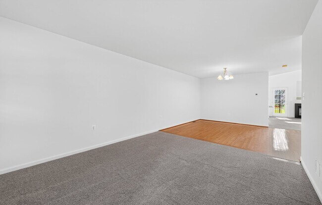 Foto del edificio - 335 Wheatfield Cir