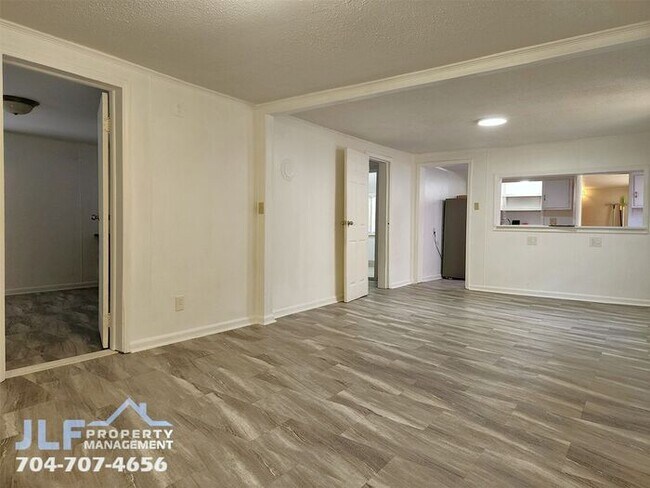 Foto del edificio - Charming 2 Bedroom/1 Bathroom House in Kan...