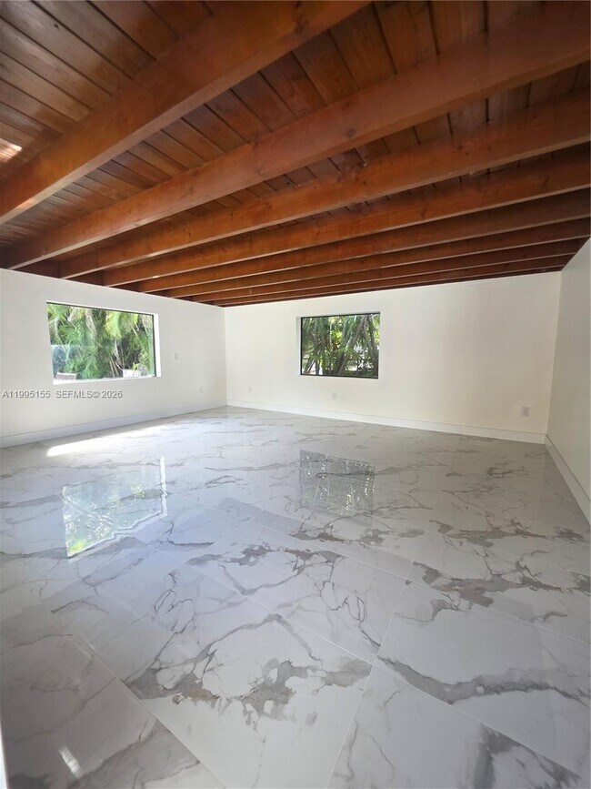 Building Photo - 443 NW 23rd Pl