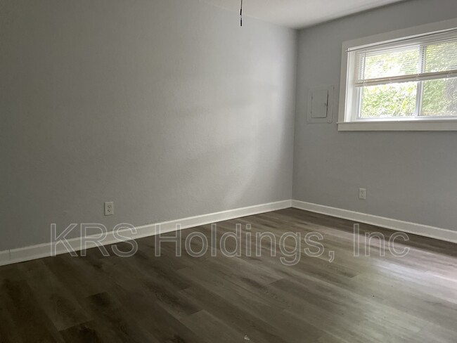 Building Photo - 2506 Leo St