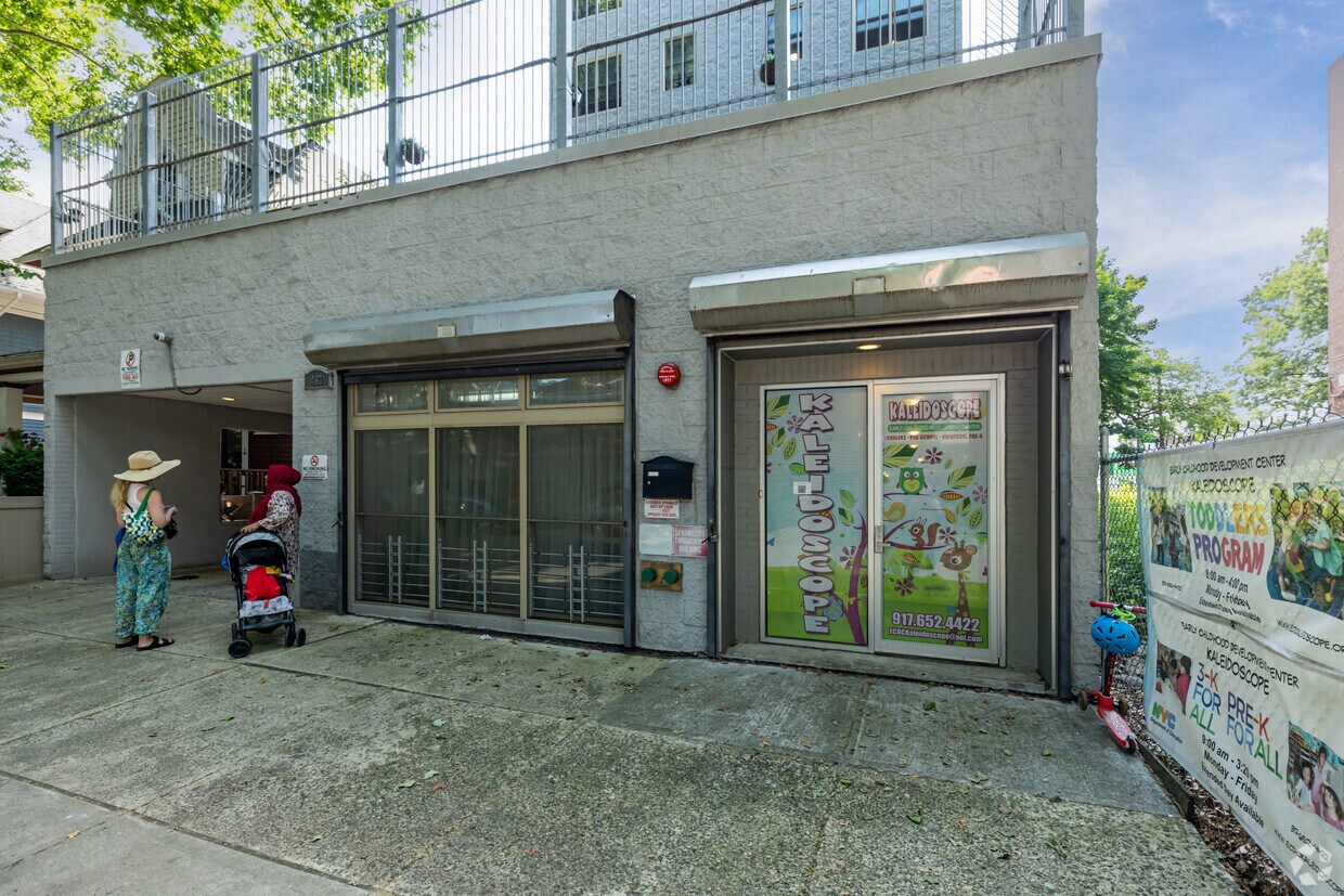 Foto del edificio - 480 Stratford Rd