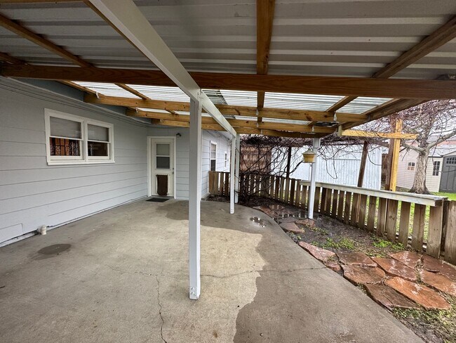 Building Photo - 606 Wilshire - 4/Bed 2/Bath