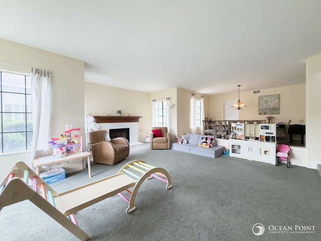 Foto del edificio - Large Four Bedroom Home for Rent in Moorpark!