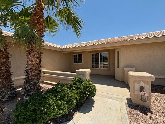 Foto del edificio - 3696 Monterey Dr