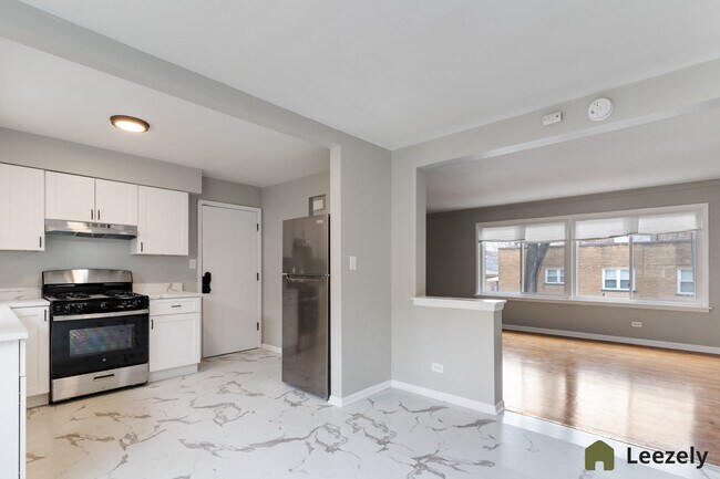Foto del edificio - 2457 W 69th St