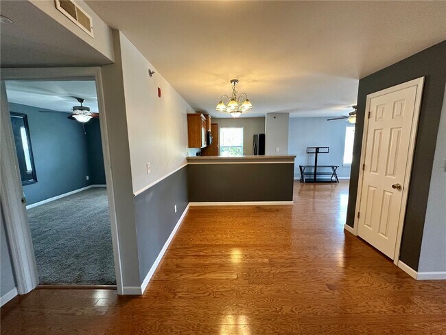 Foto del edificio - 6203 Spring River Dr