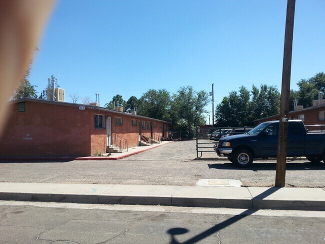 Foto del edificio - 3410 Eastern Ave SE