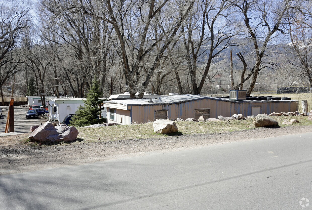El Paso Mobile Home Community Apartments in Manitou Springs, CO