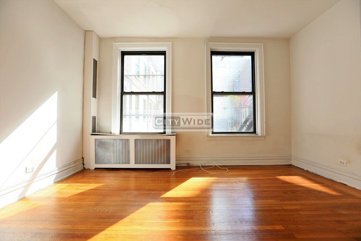 Primary Photo - 1025 Lexington Ave