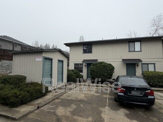 Building Photo - 152 Southridge Way